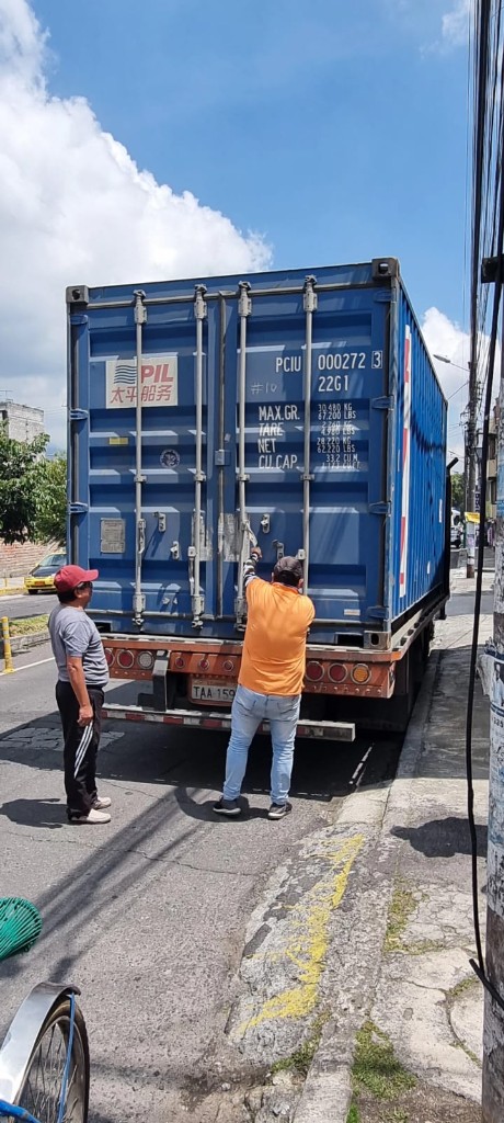 Apertura de contenedor PIL con mercadería importada